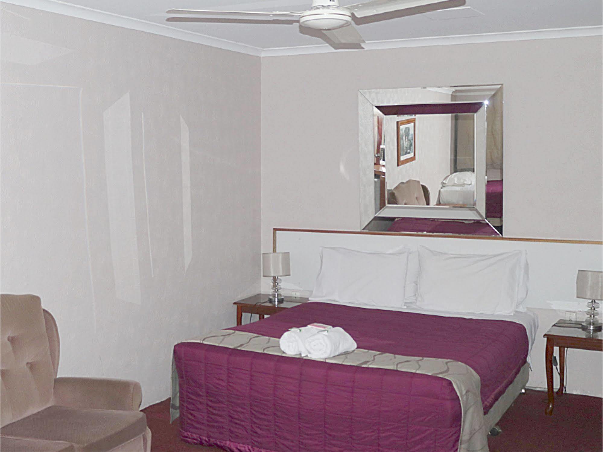 Beerwah Glasshouse Motel Zewnętrze zdjęcie